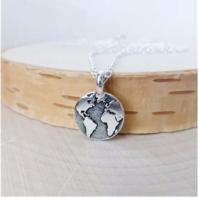 Map of European and American ornaments pendant small earth necklace necklaces